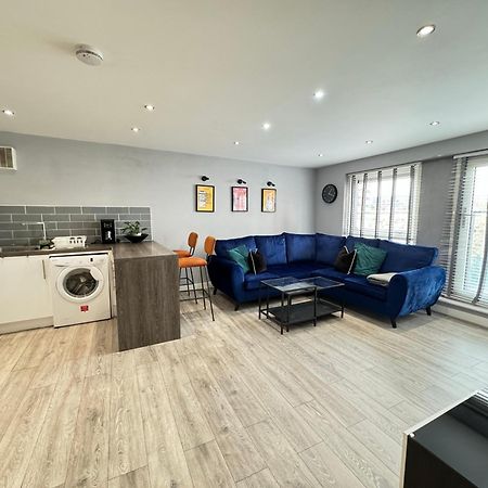 Rnm - Business Professionals Stay, Walsall City Centre, 2 Bedroom With Ensuite And Bathroom, Entire Place, Kitchen & Washroom With Amenities, Smart Tv, Easy Access, Fast Wifi, Parking Nearby, Great Transport Links Exteriör bild