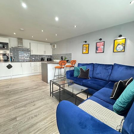 Rnm - Business Professionals Stay, Walsall City Centre, 2 Bedroom With Ensuite And Bathroom, Entire Place, Kitchen & Washroom With Amenities, Smart Tv, Easy Access, Fast Wifi, Parking Nearby, Great Transport Links Exteriör bild